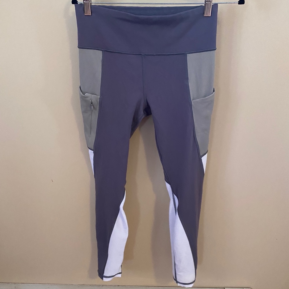 Athleta 7/8 length mesh, pocket leggings, medium